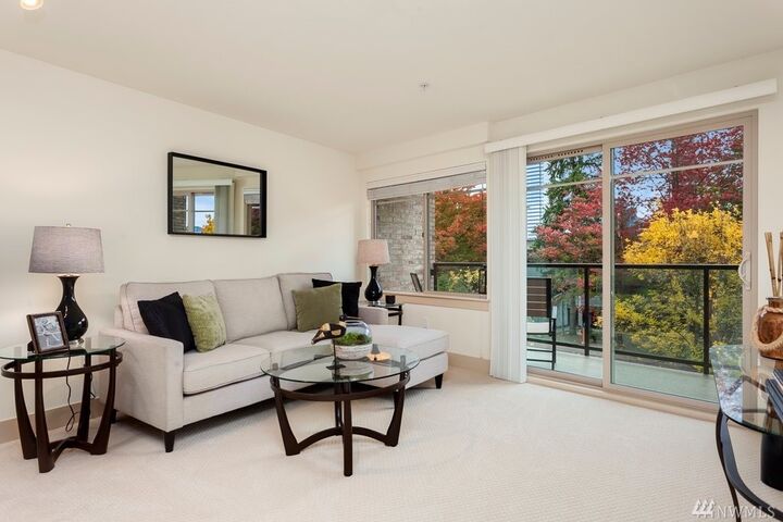 Property Photo:  511  100th Avenue NE 210  WA 98004 