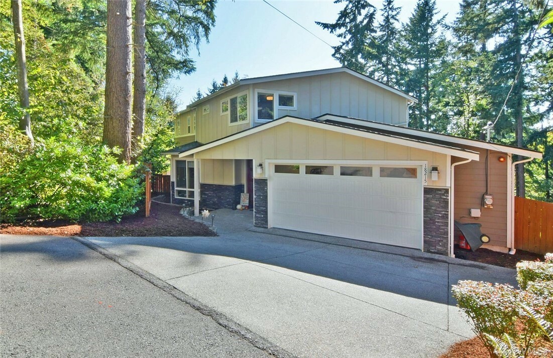 Property Photo:  18215 47th Place NE  WA 98155 