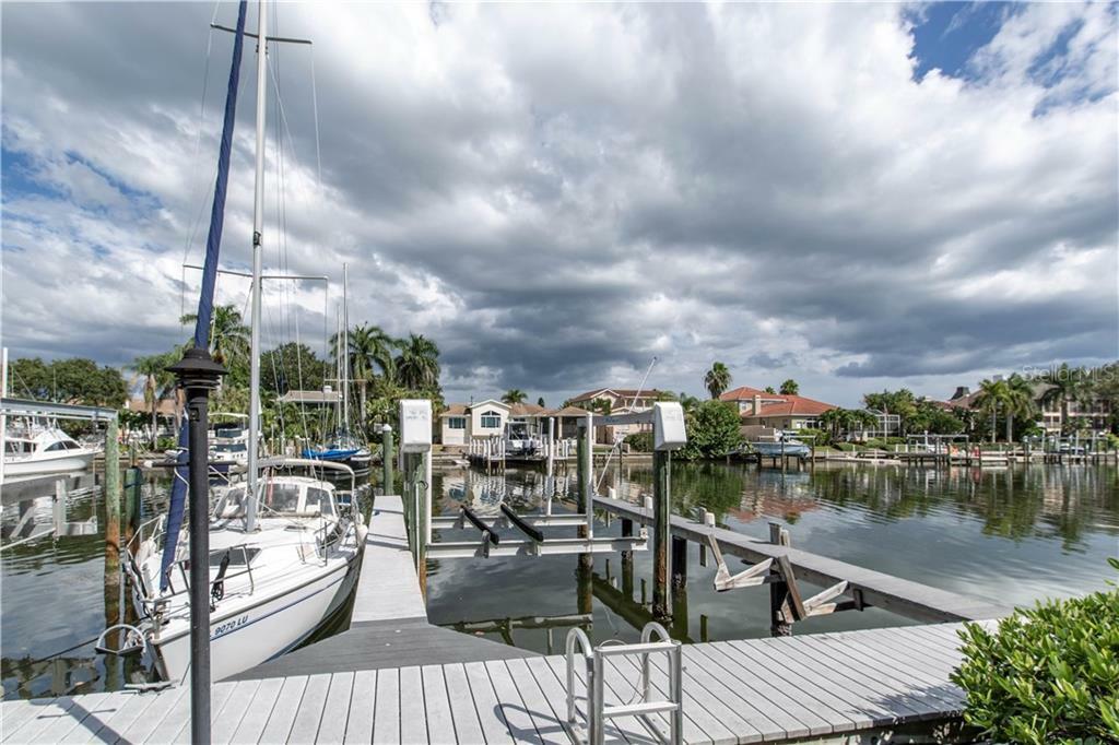 Property Photo:  1109 Pinellas Bayway S 105  FL 33715 