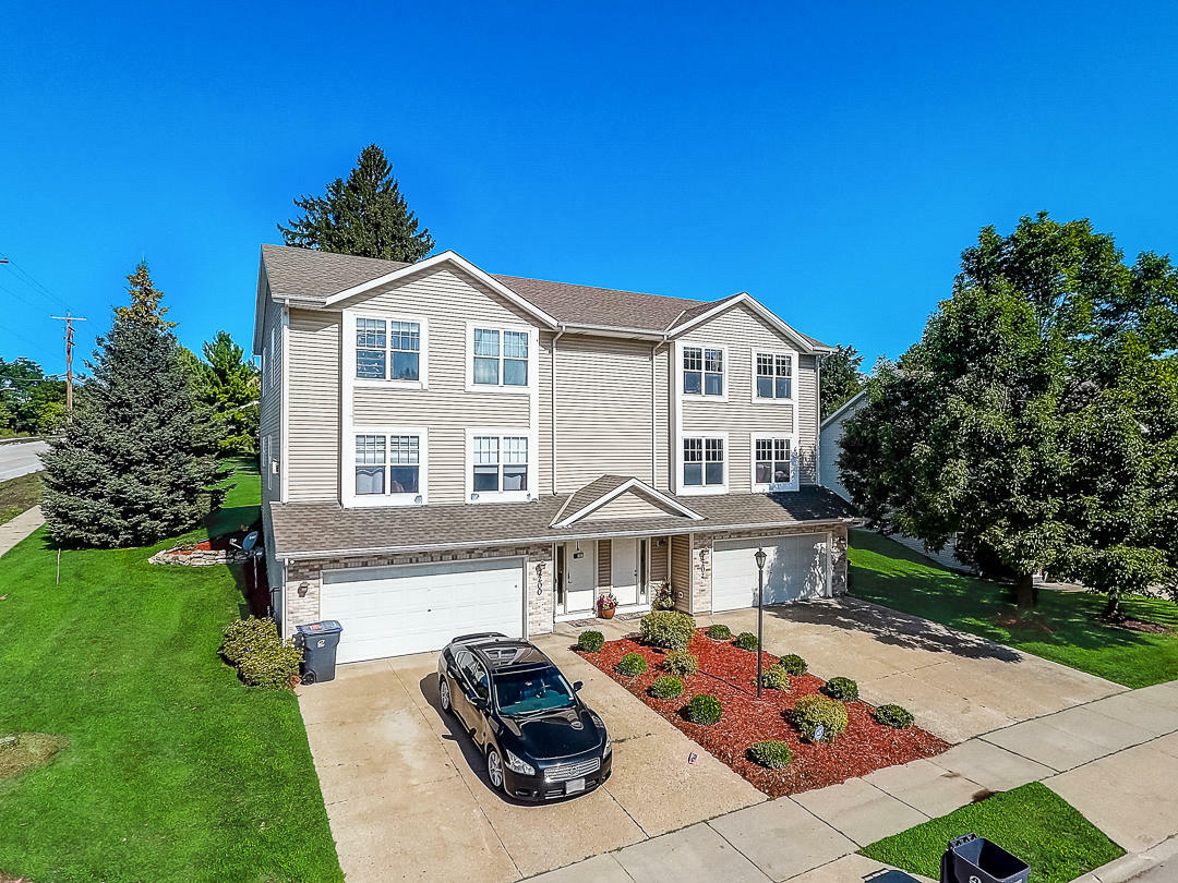 Property Photo: 2200 Patrick Ln 2202 WI 53188