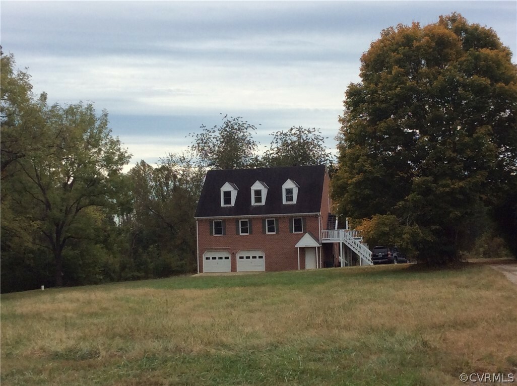 Property Photo: 5613 Old Buckingham Road VA 23139