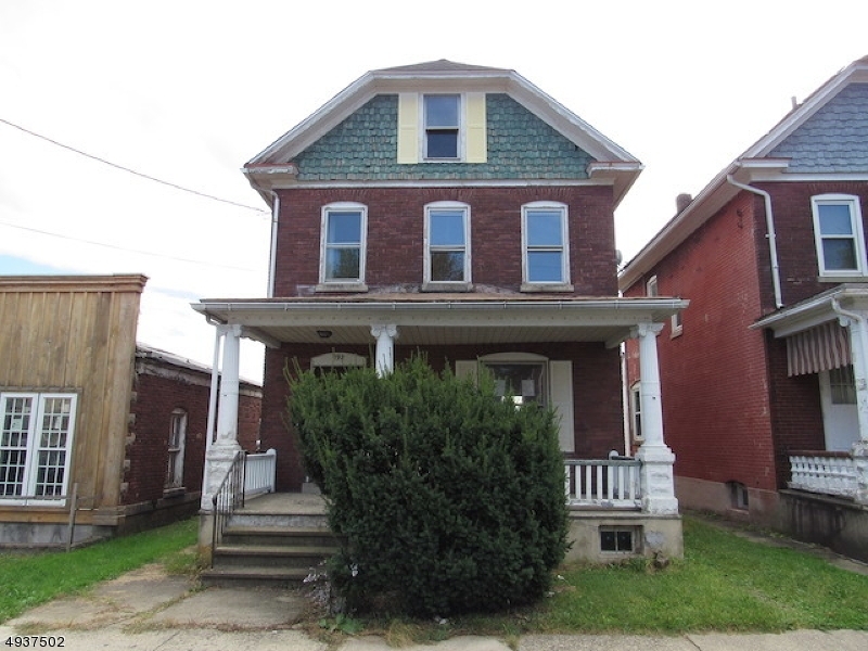 Property Photo:  192 Irwin St  NJ 08865 