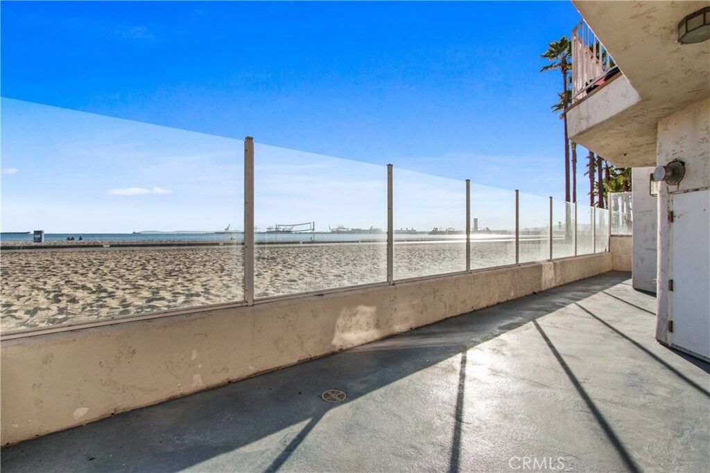 Property Photo:  25 15th Place 101  CA 90802 