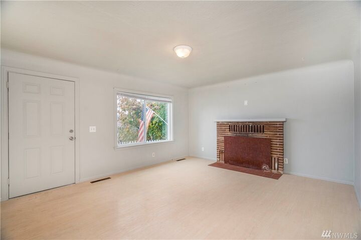 Property Photo:  139 N Cambrian Avenue  WA 98312 
