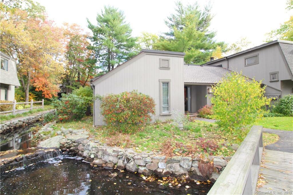 Property Photo:  14 Heritage Drive 14  CT 06001 