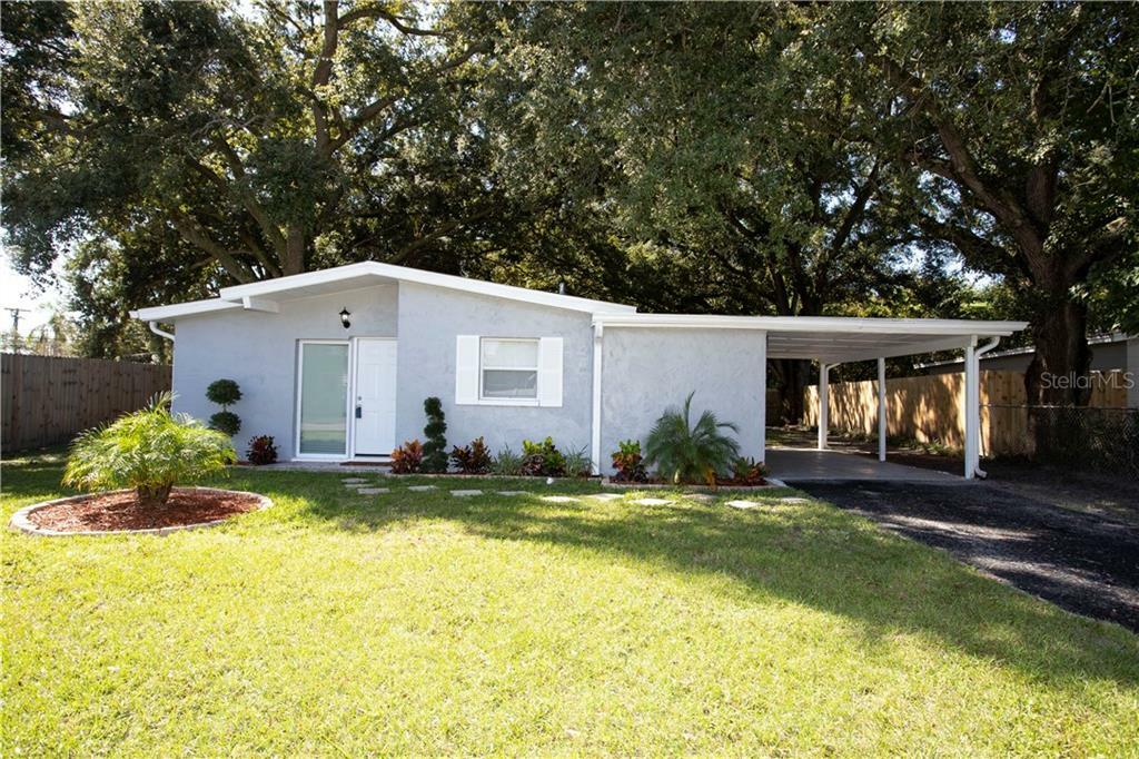 Property Photo:  5504 Whitmore Drive  FL 33634 