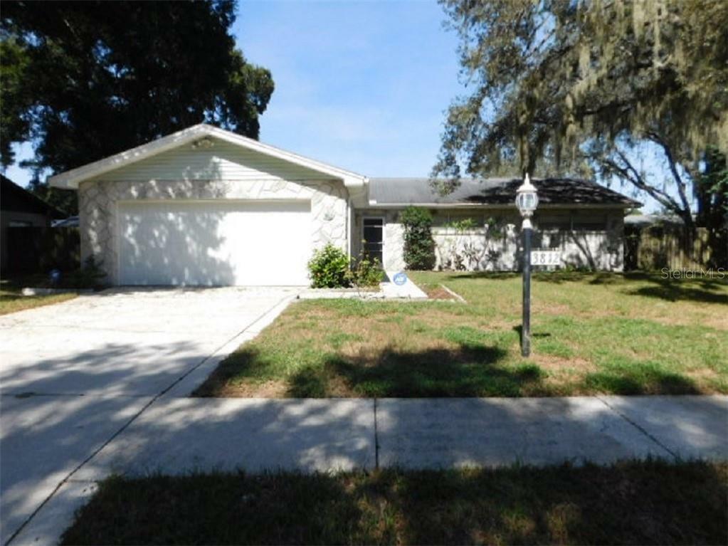 Property Photo:  3812 Sunnybank Drive  FL 33594 