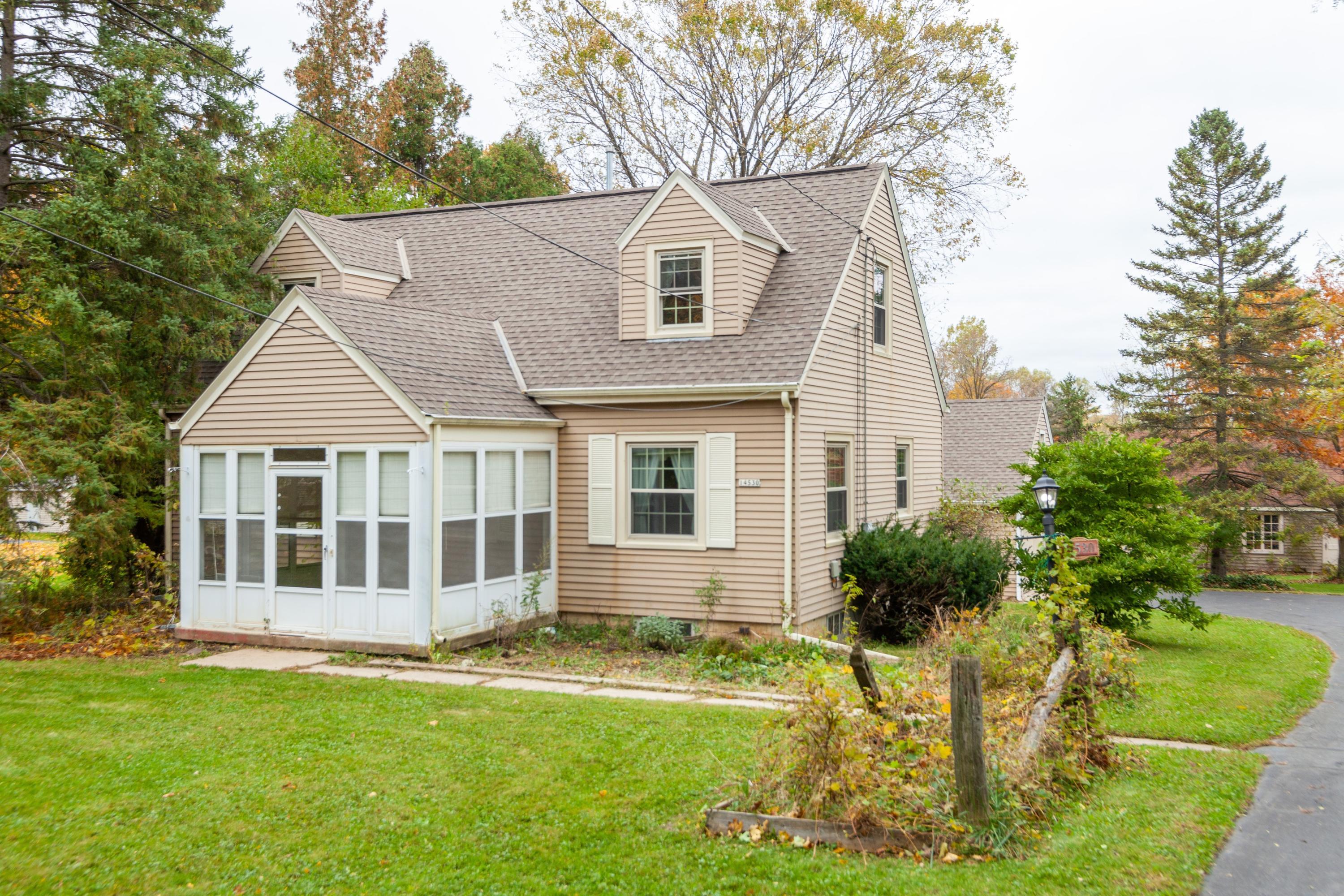 Property Photo: 14530 Woodland Pl WI 53005