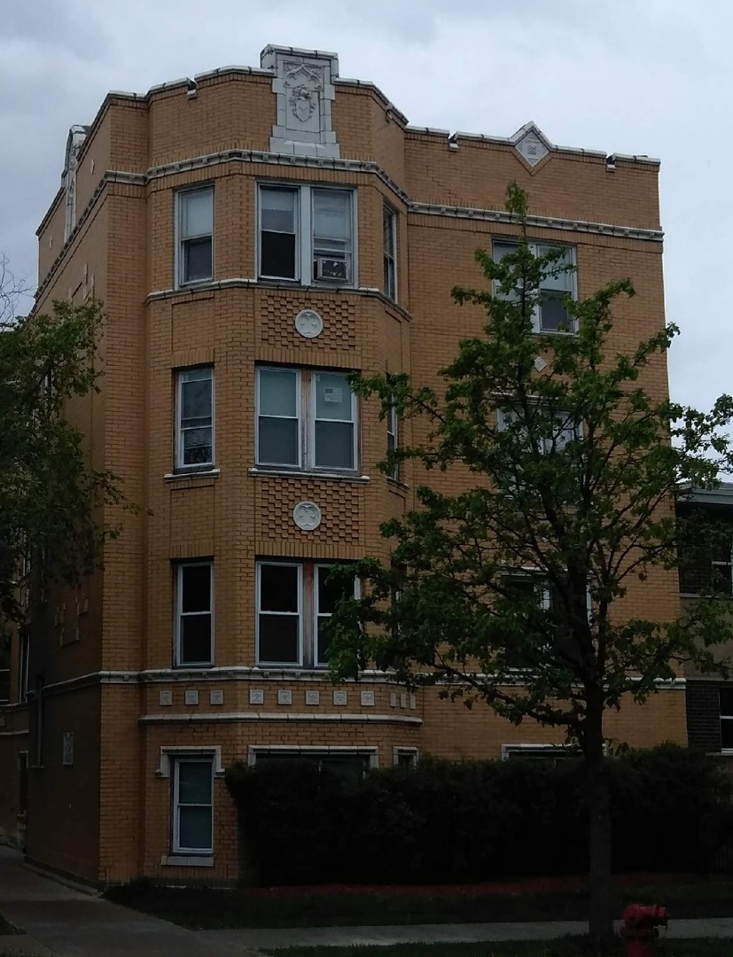 Property Photo: 2740 West Granville Avenue G IL 60659