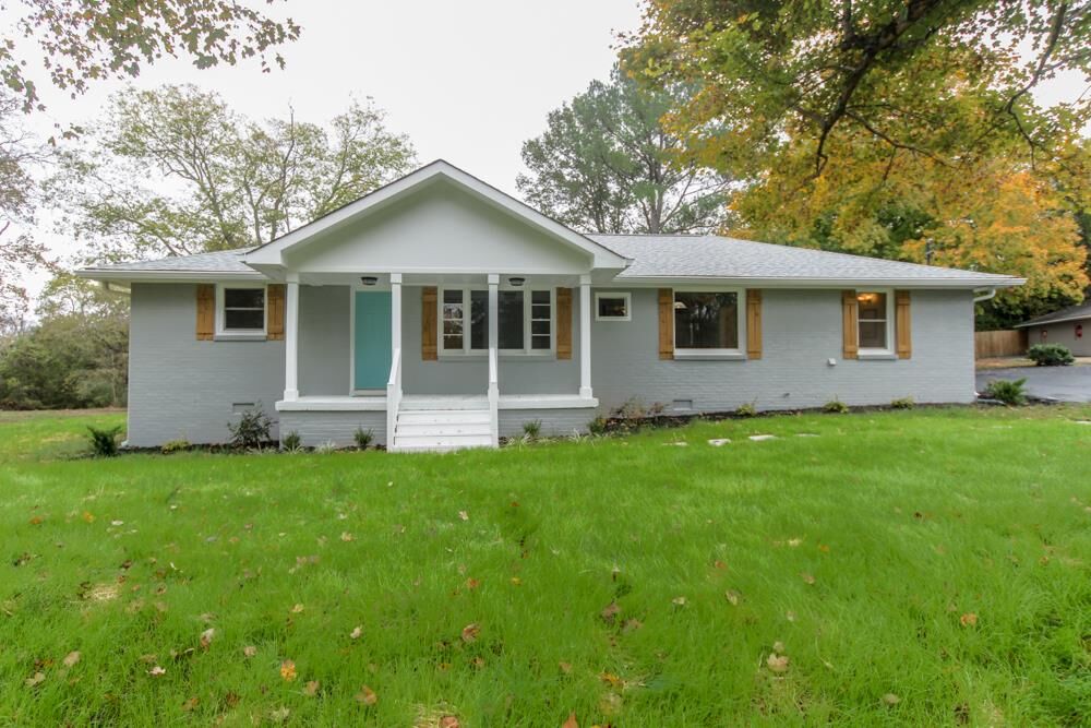 Property Photo:  5350 Colonial Cir  TN 37129 