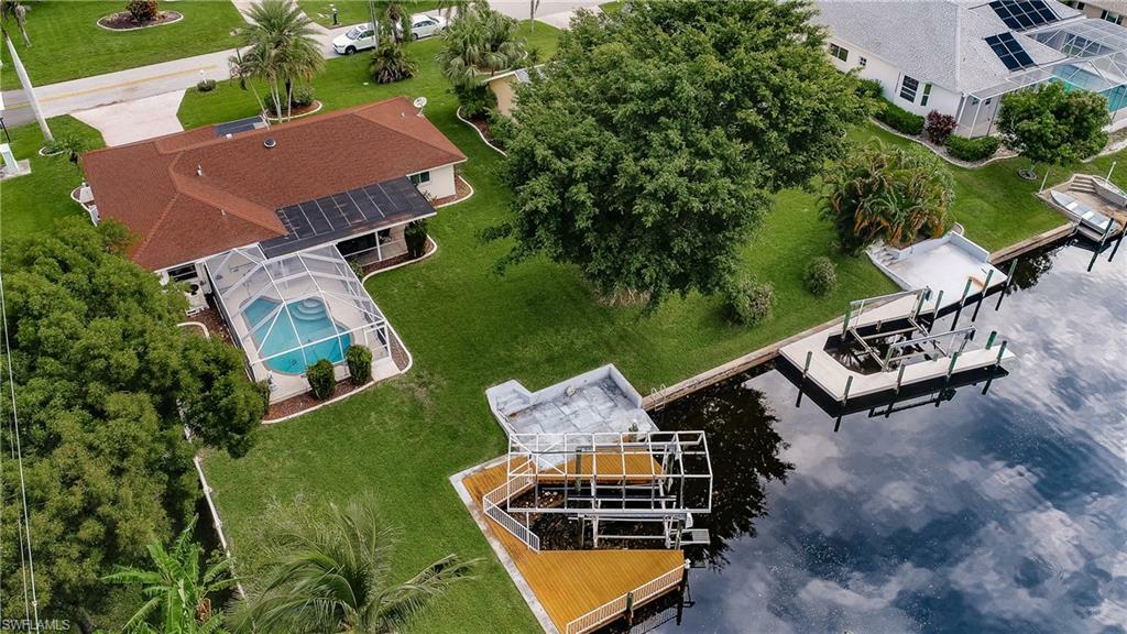 Property Photo: 102 SE 40th Street FL 33904