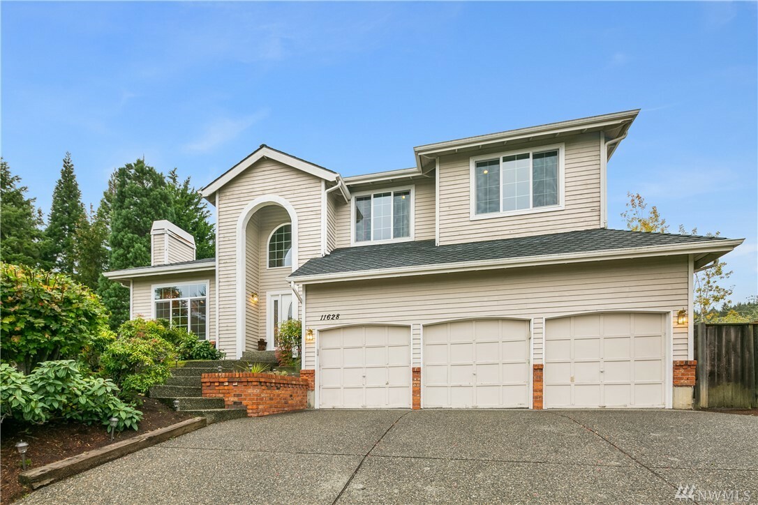 Property Photo:  11628 SE 80th St  WA 98056 