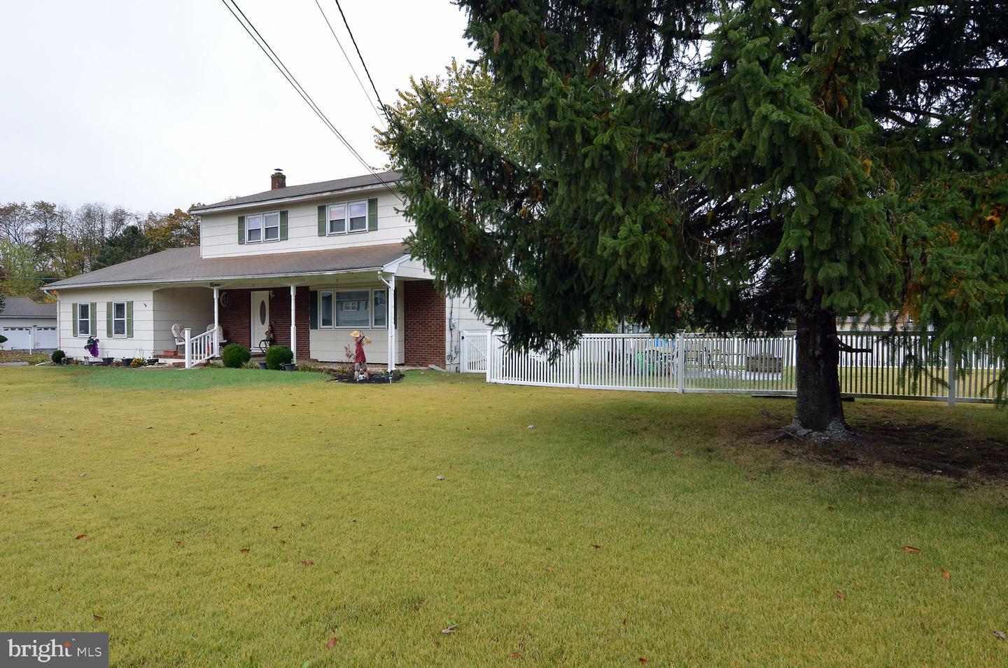 Property Photo:  15 Rockwood Avenue  NJ 08619 