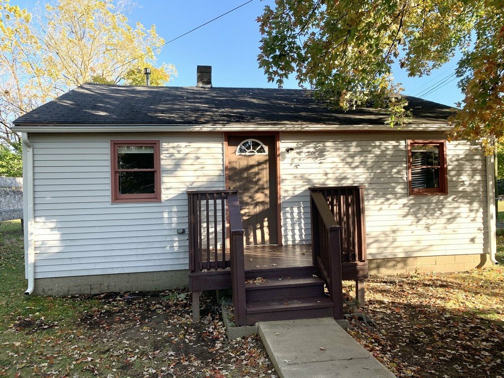 Property Photo:  2712 Poplar Street  IN 47362-3452 