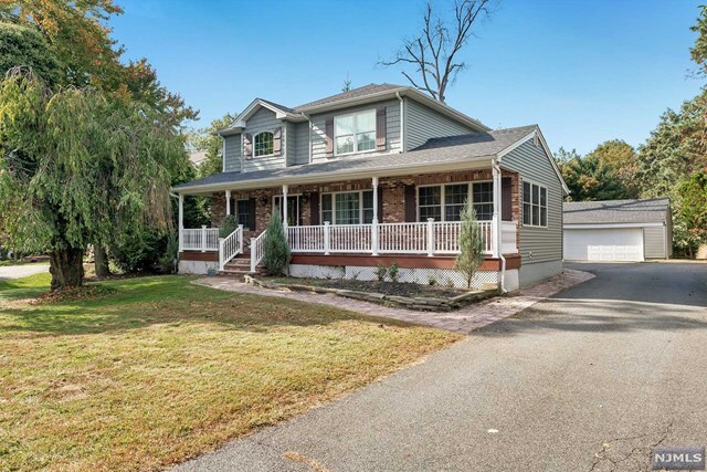 Property Photo:  17 Grandview Avenue  NJ 07006 