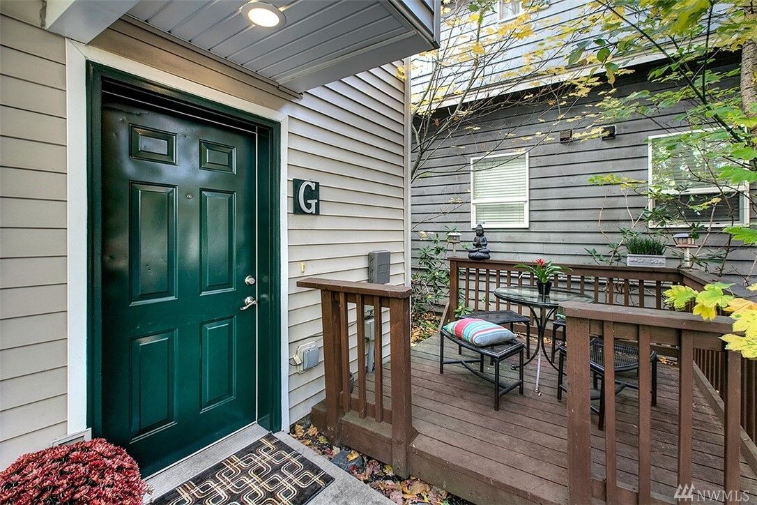 Property Photo:  1126  14th Avenue G  WA 98122