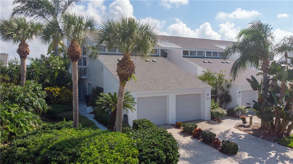 Property Photo: 837 Waterside Lane FL 34209