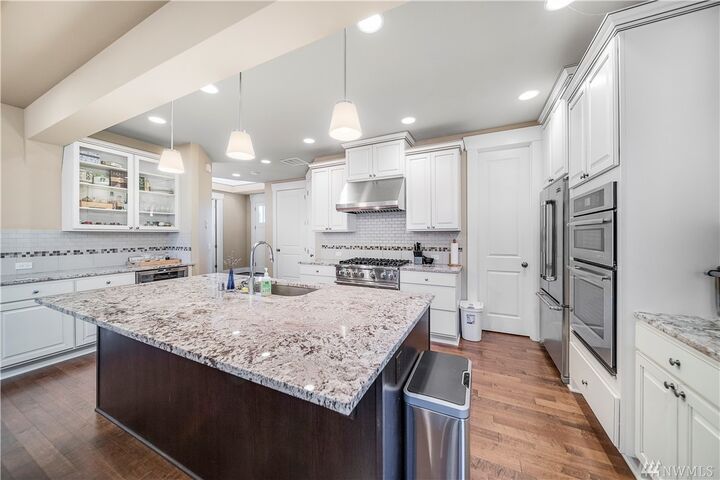 Property Photo:  7248  115th Place SE  WA 98056 