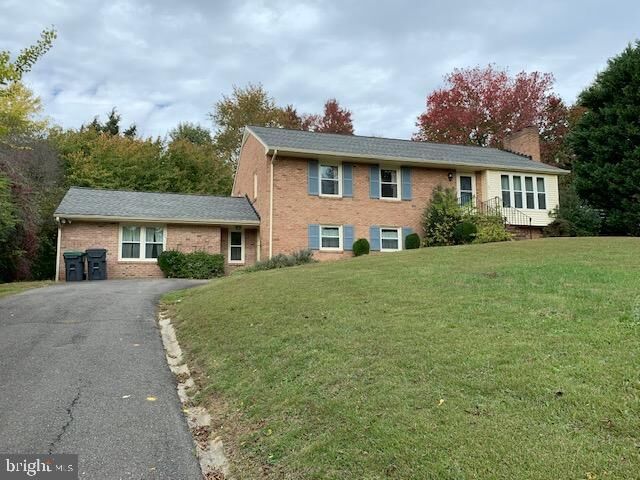 Property Photo: 23 Ridgemore Circle VA 22405