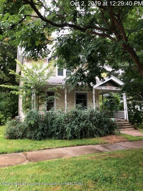 Property Photo:  916 N Walnut Street  MI 48906 