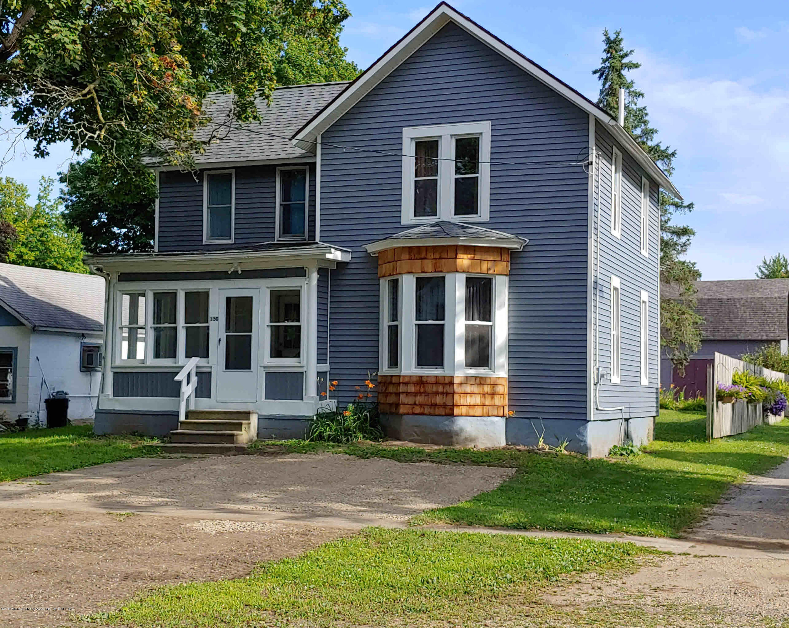 Property Photo: 150 E Oak Street MI 48831