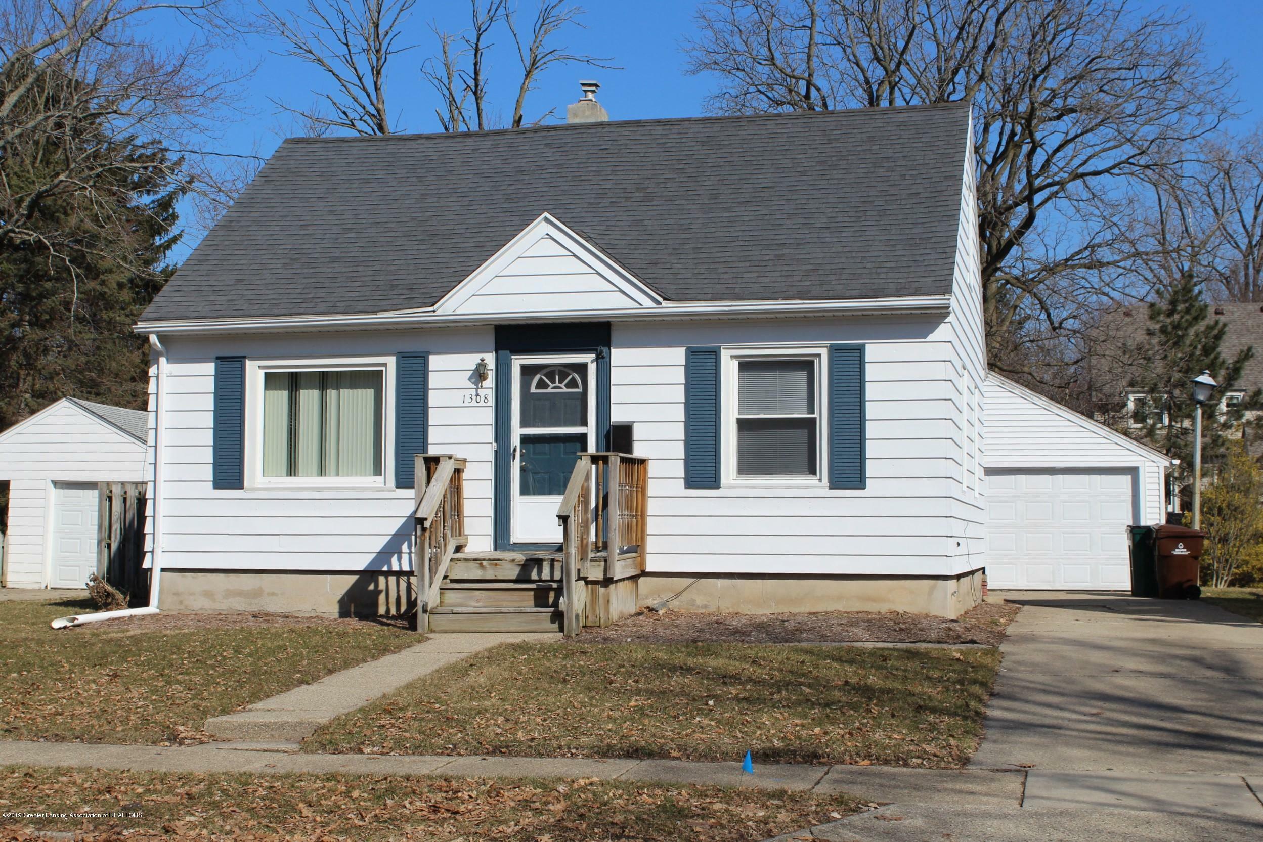 Property Photo:  1308 Pulaski Street  MI 48910 