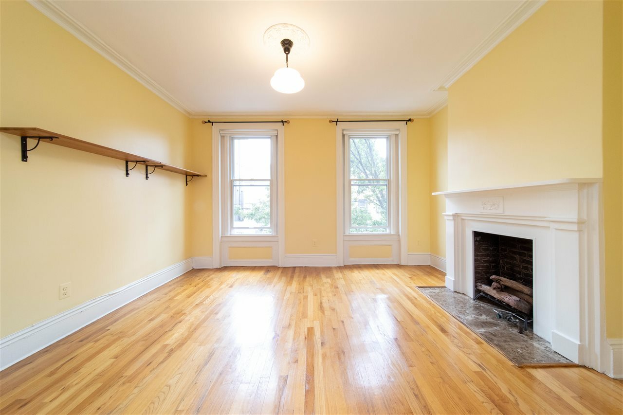 Property Photo: 264 3rd St 2L NJ 07302