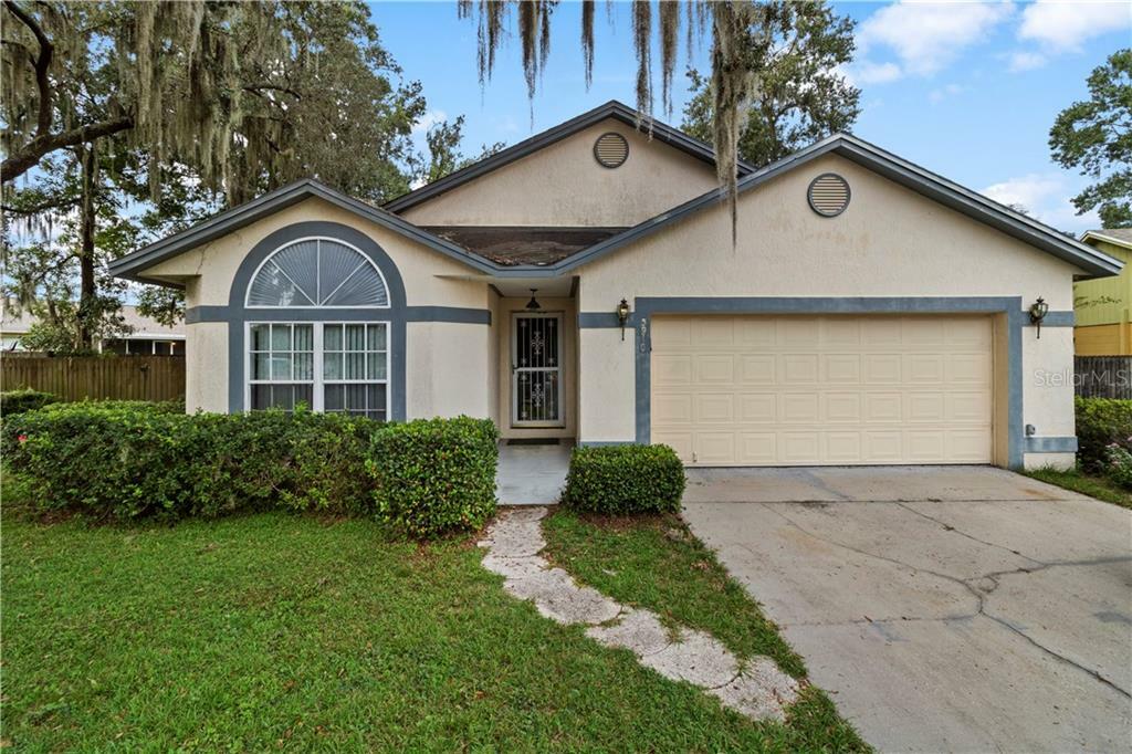 Property Photo:  3910 Creek Woods Drive  FL 33563 