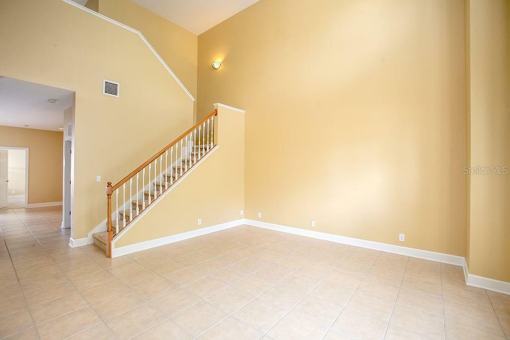 Property Photo:  229 Endicott Way  FL 32724 