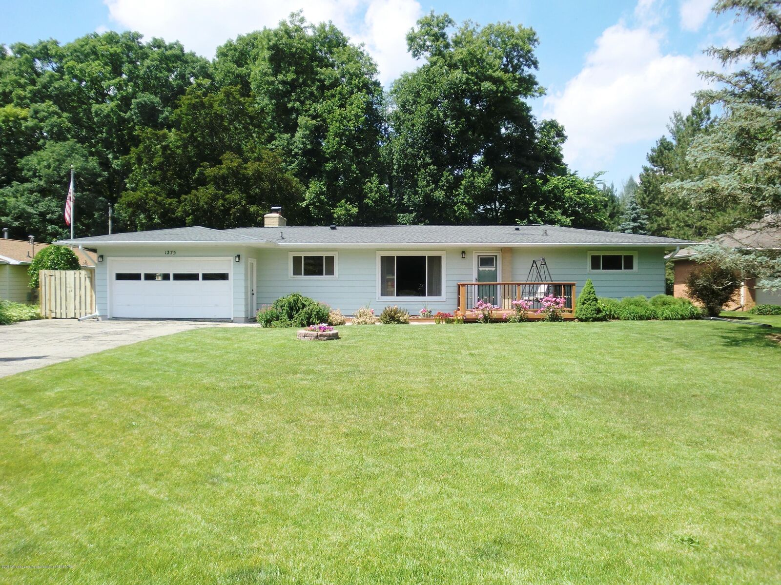 Property Photo:  1275 Valley View Road  MI 48906 
