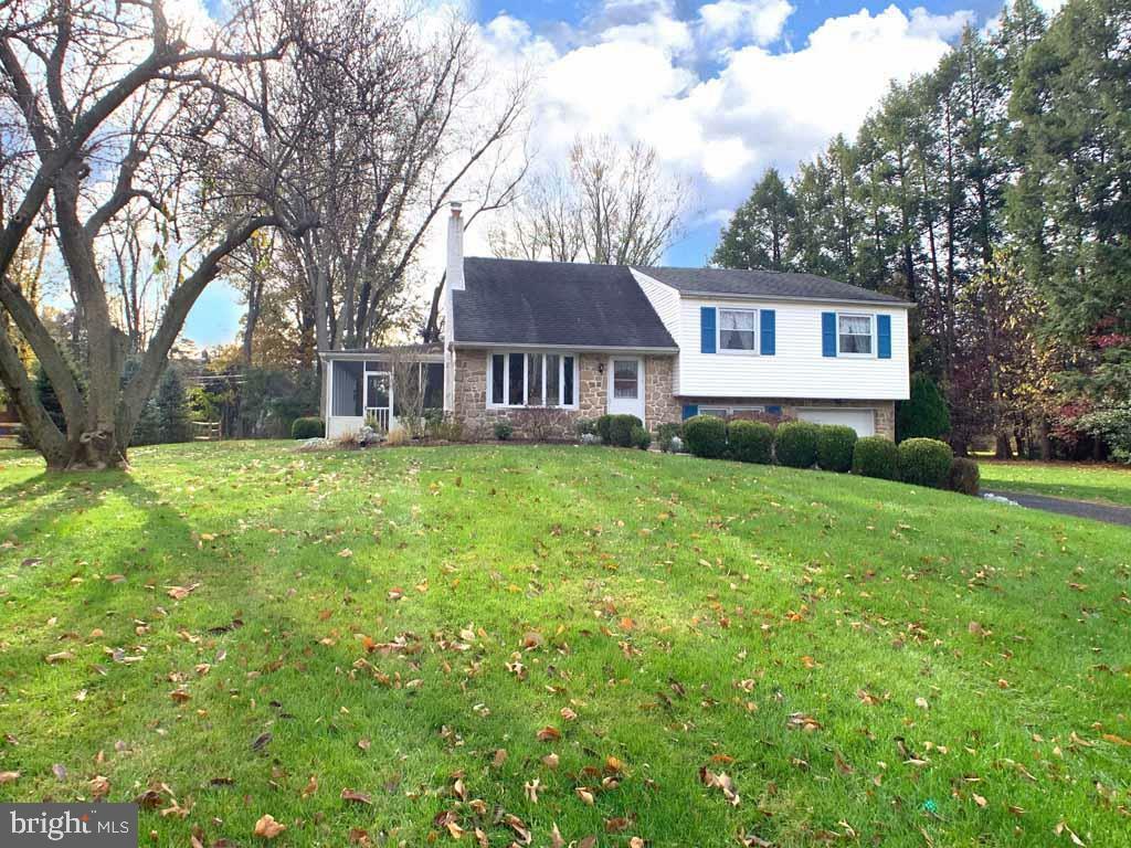 Property Photo:  154 Valley Drive  PA 18966 