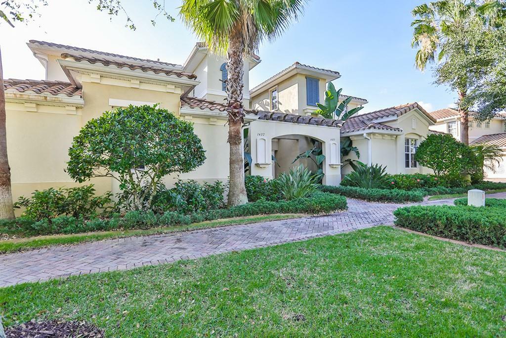 Property Photo:  1437 Emerald Dunes Drive  FL 33573 