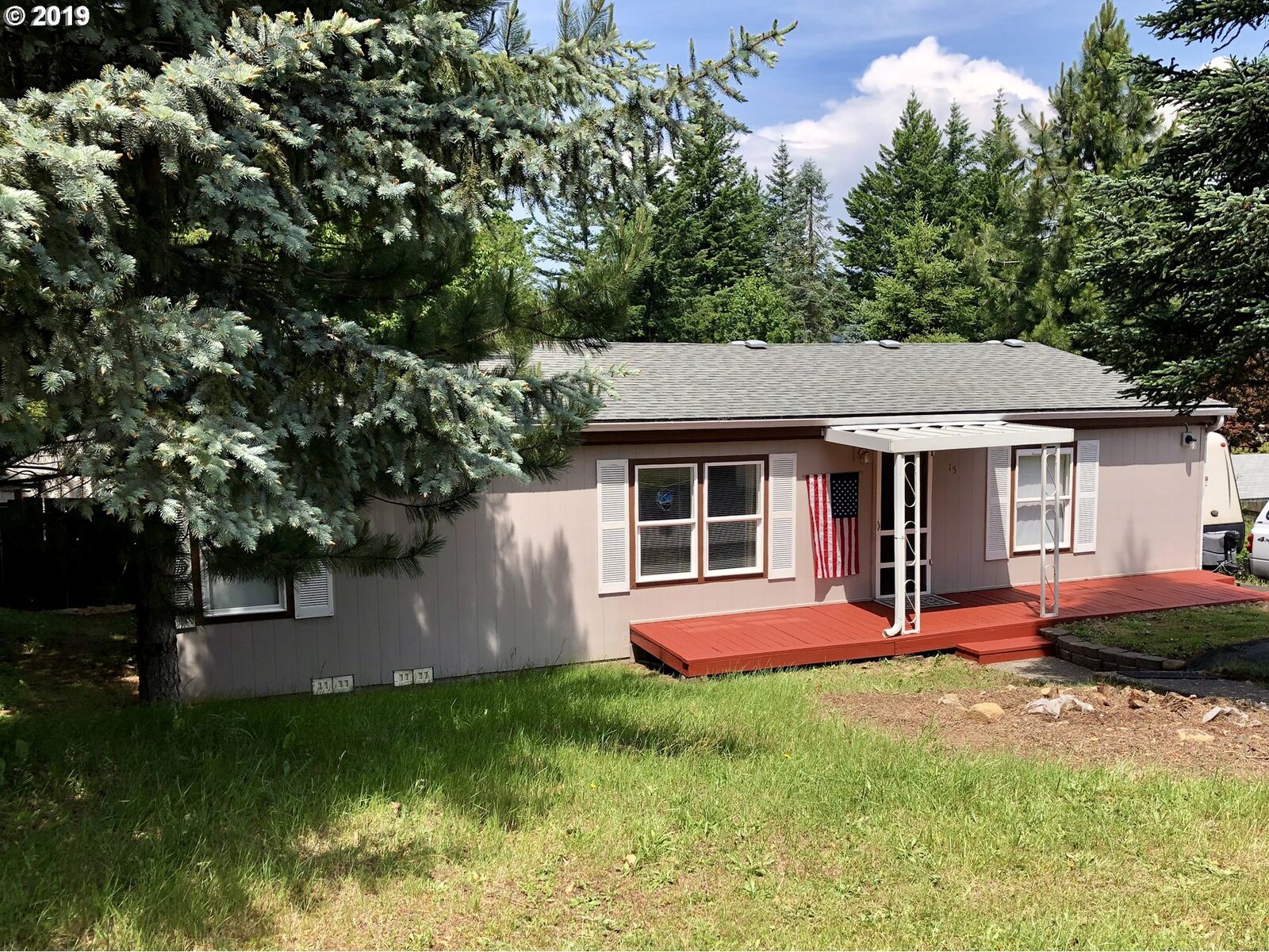 Property Photo: 15 Belle St OR 97014
