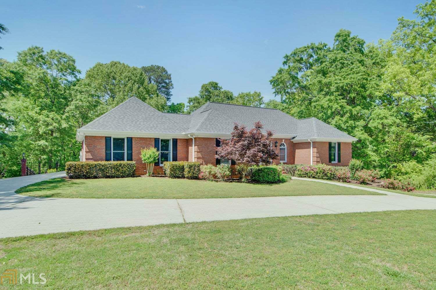 Property Photo: 2185 Webb Gin House Road GA 30078