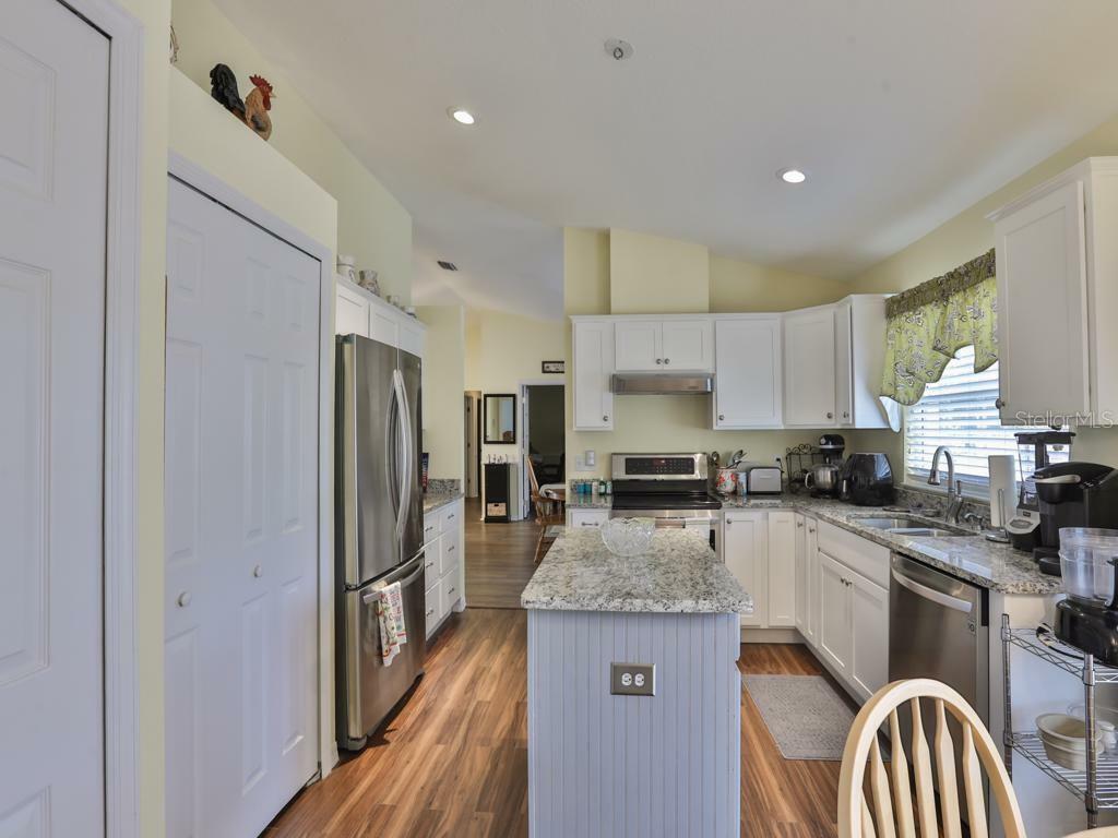 Property Photo:  12115 Colonial Estates Lane  FL 33579 