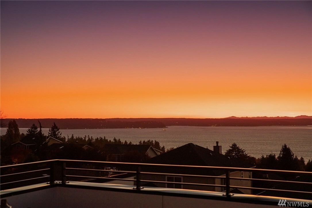 Property Photo: 6727 37th Ave SW WA 98126