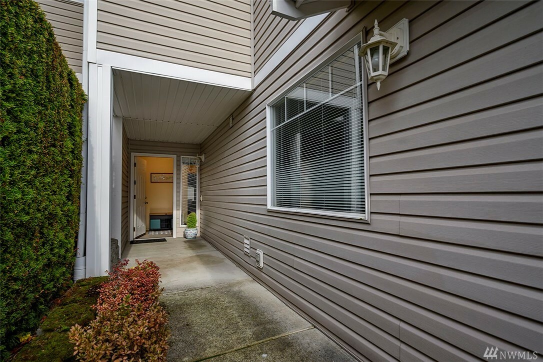 Property Photo:  15414 35th Ave W 4  WA 98087 