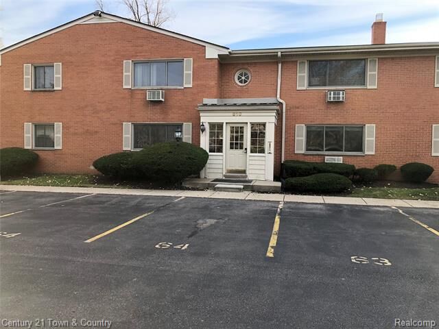 Property Photo:  810 Plate Street 105  MI 48307 