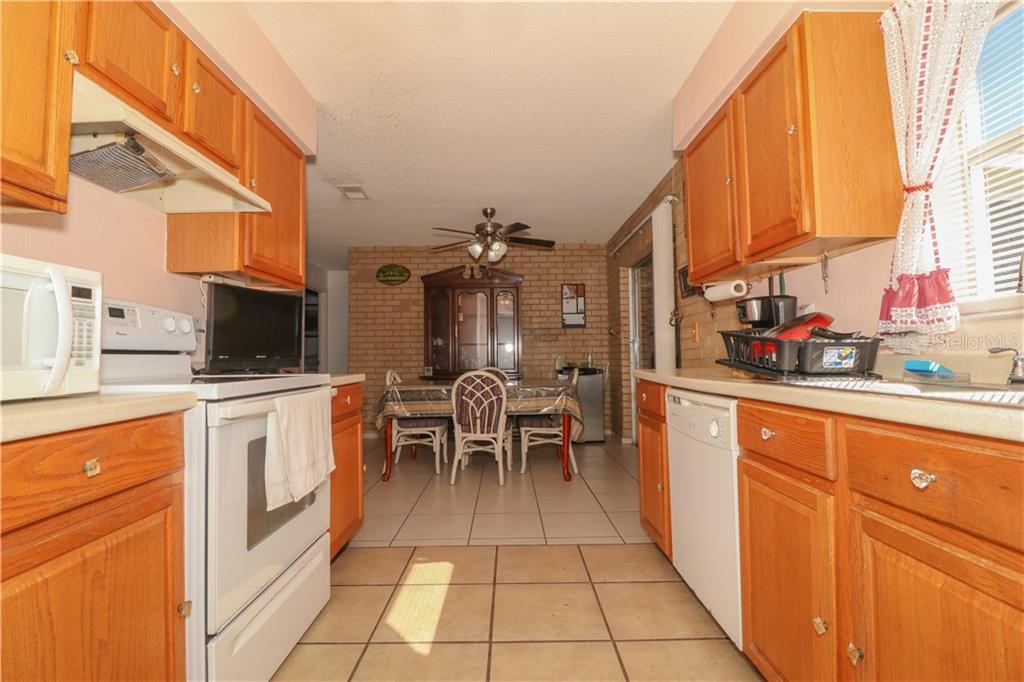 Property Photo: 222 E Cedarwood Circle FL 34743