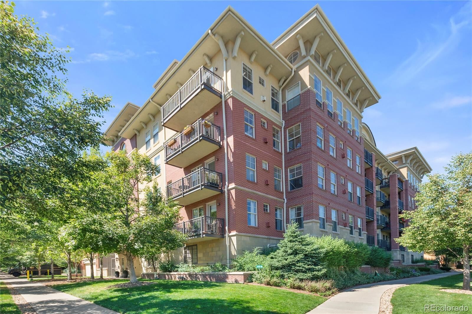 Property Photo:  1699 N Downing Street 105  CO 80218