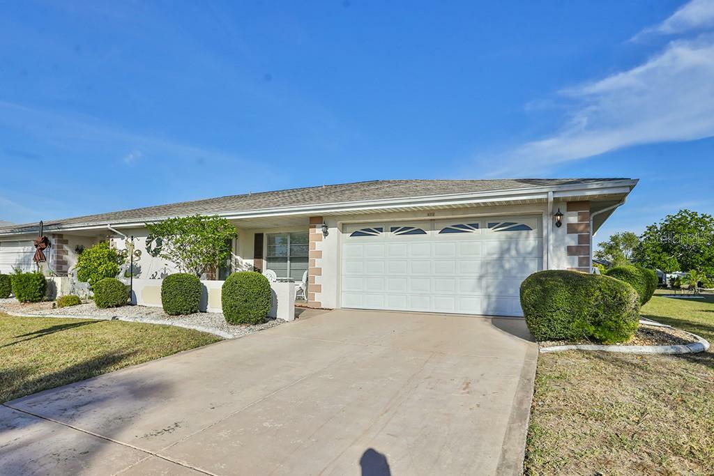 Property Photo:  408 S Pebble Beach Boulevard  FL 33573 