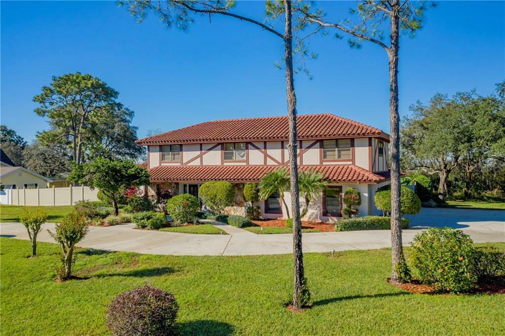 Property Photo:  218 Fairway Drive  FL 33844 