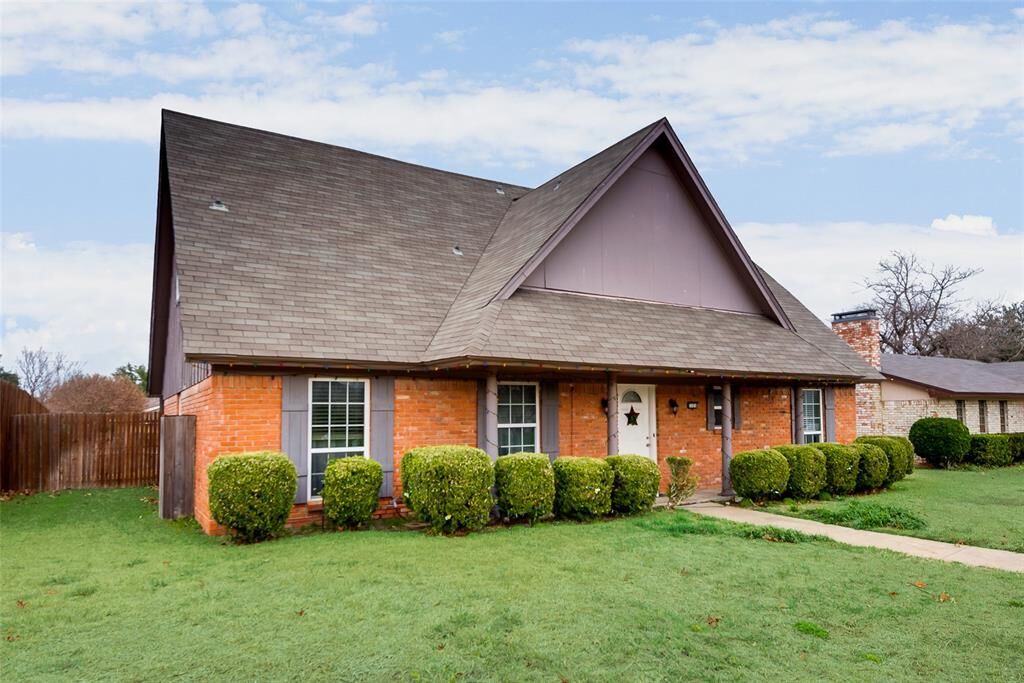 Property Photo:  2121 Blossom Lane  TX 75081 