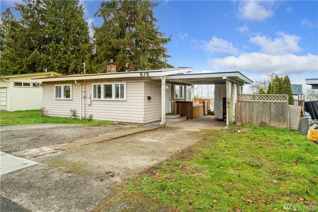Property Photo: 679 Camas Ave NE WA 98056