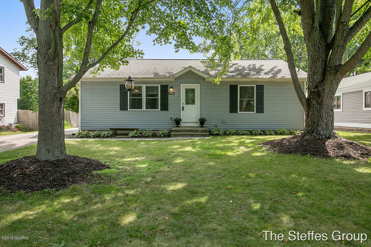 Property Photo:  754 Ferndale Avenue NW  MI 49534 