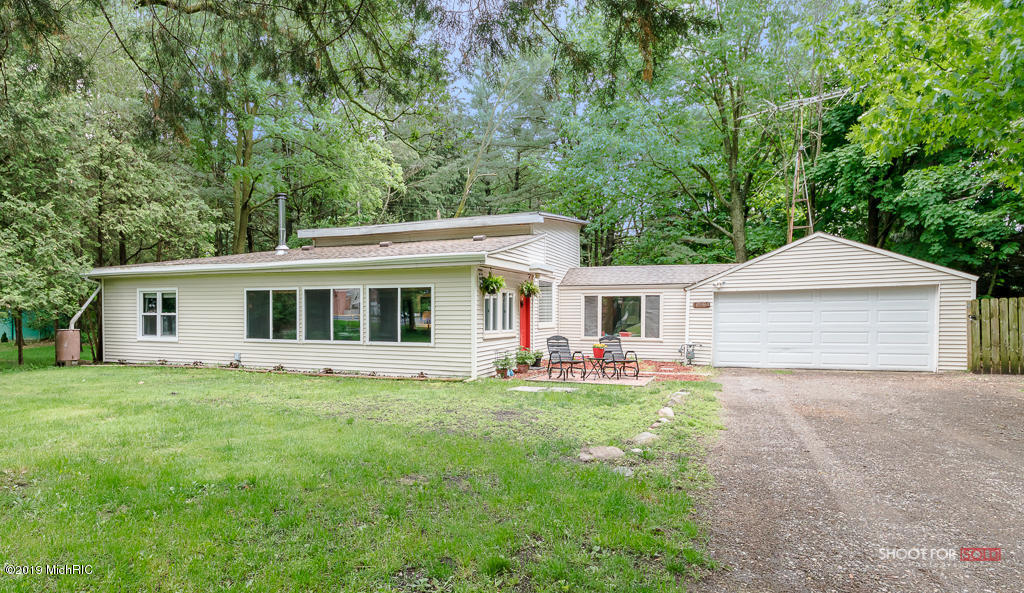 Property Photo: 17684 Robbins Road MI 49417