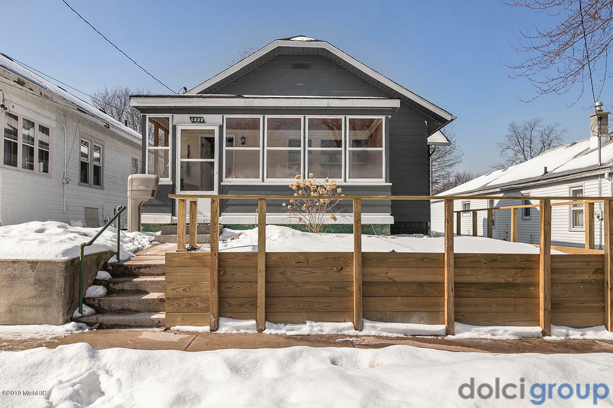 Property Photo:  1323 Portland Avenue NE  MI 49505 