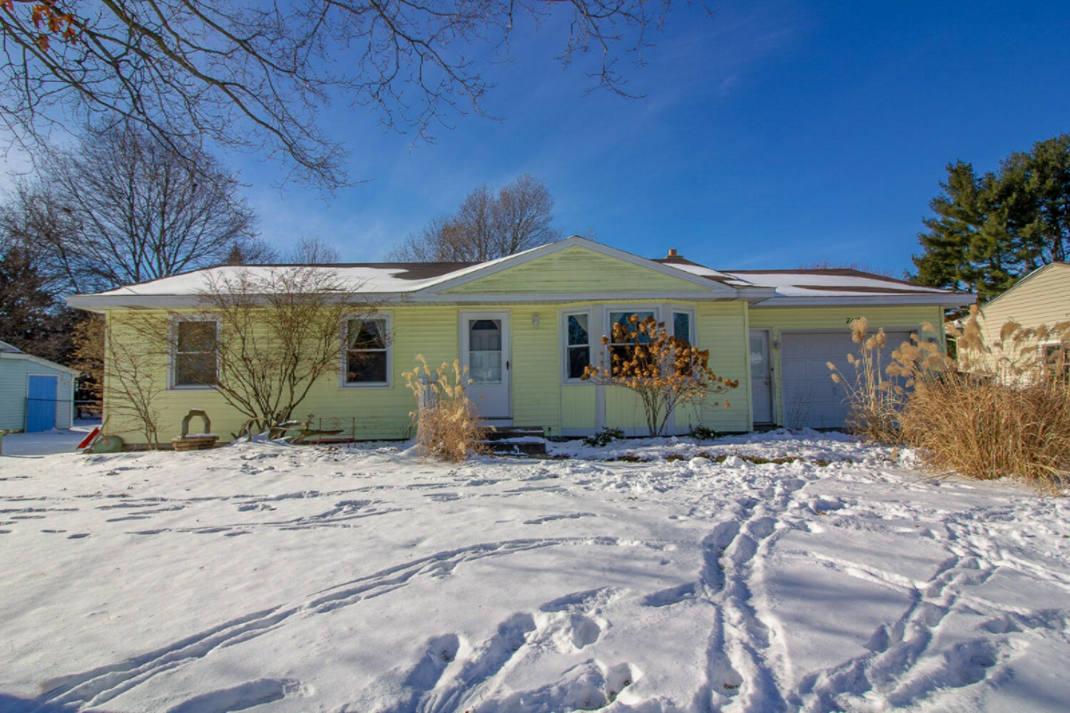 Property Photo:  7189 Heatherwood Drive  MI 49428 