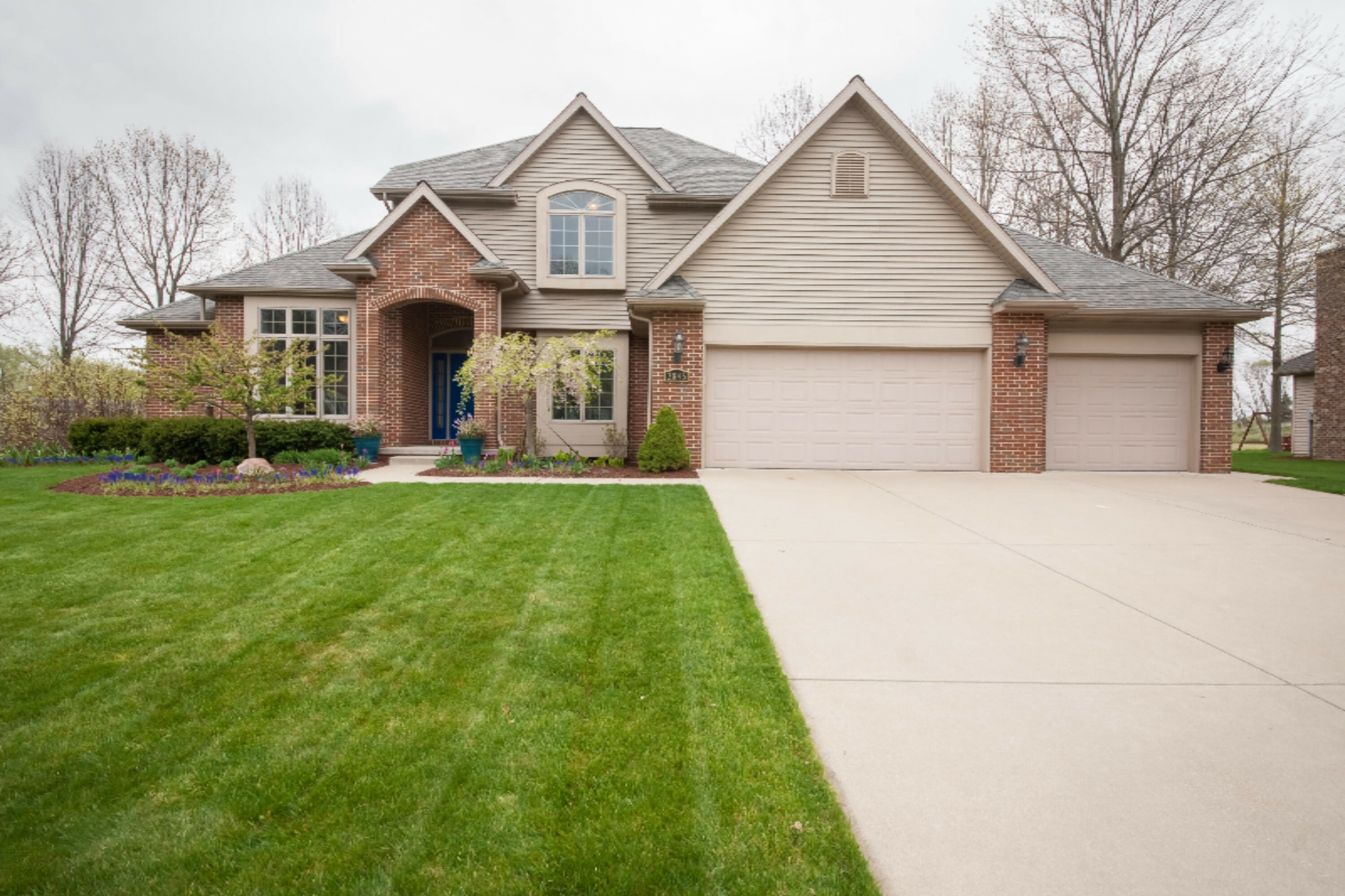 Property Photo:  3845 Fox Crossing  MI 49085 