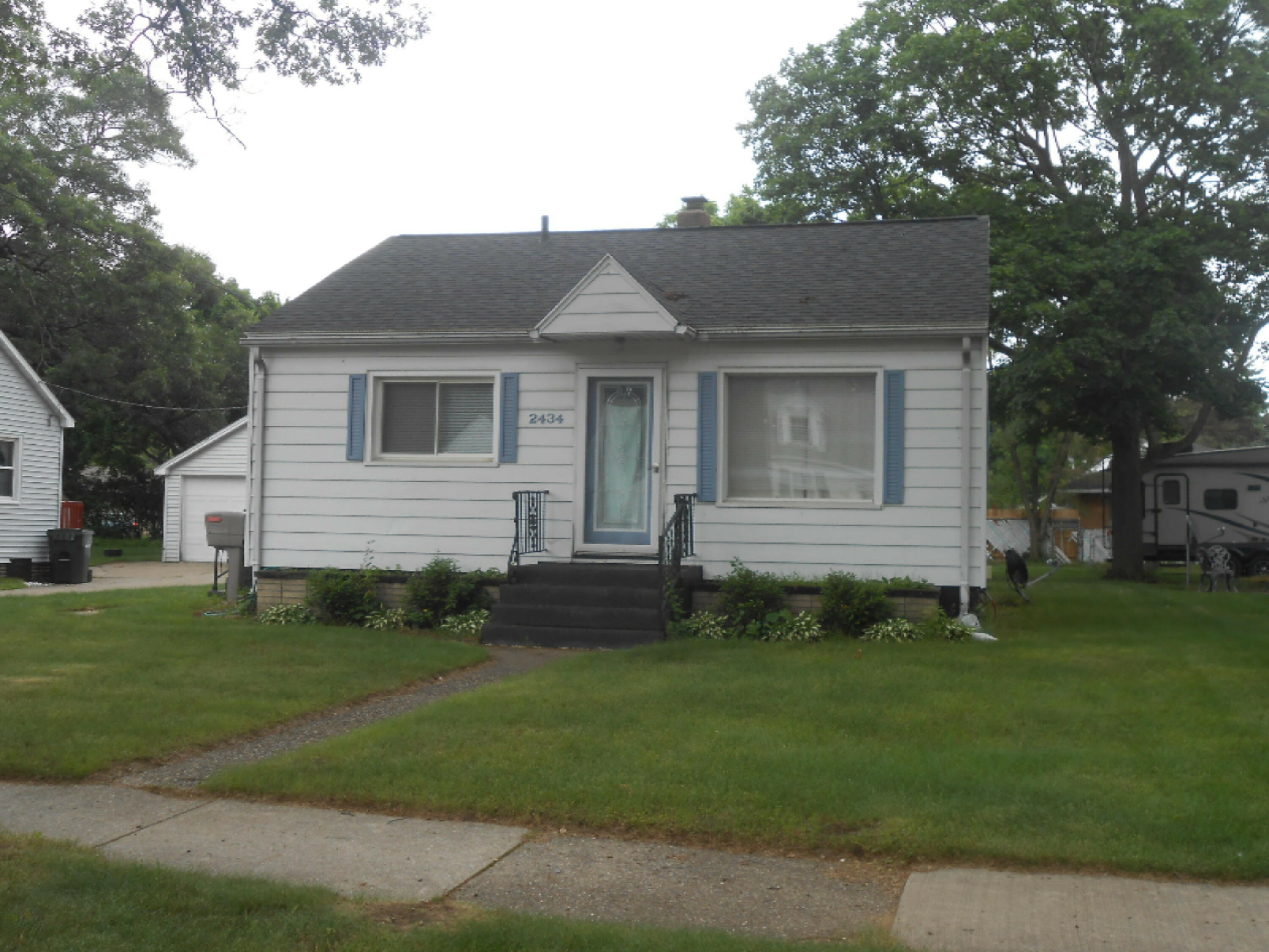 Property Photo:  2434 McCracken Street  MI 49441 